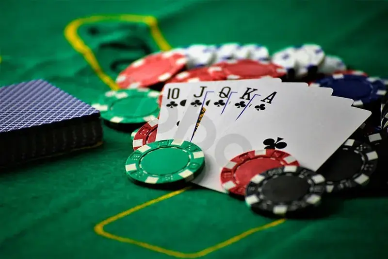 Lucky Elf poker